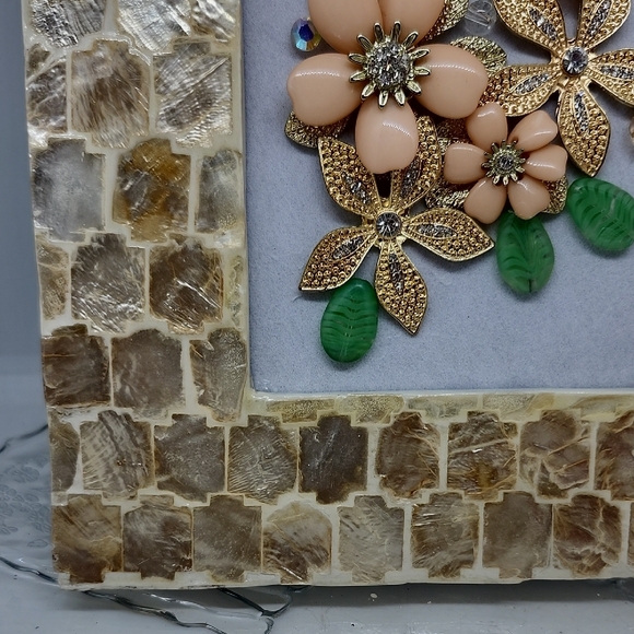 Elegant Floral Jewelry Art Picture with Butterfly Accents - Picture 5 of 10